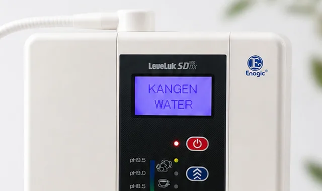 Het LCD-scherm van de SD501DX met de tekst "Kangen Water"